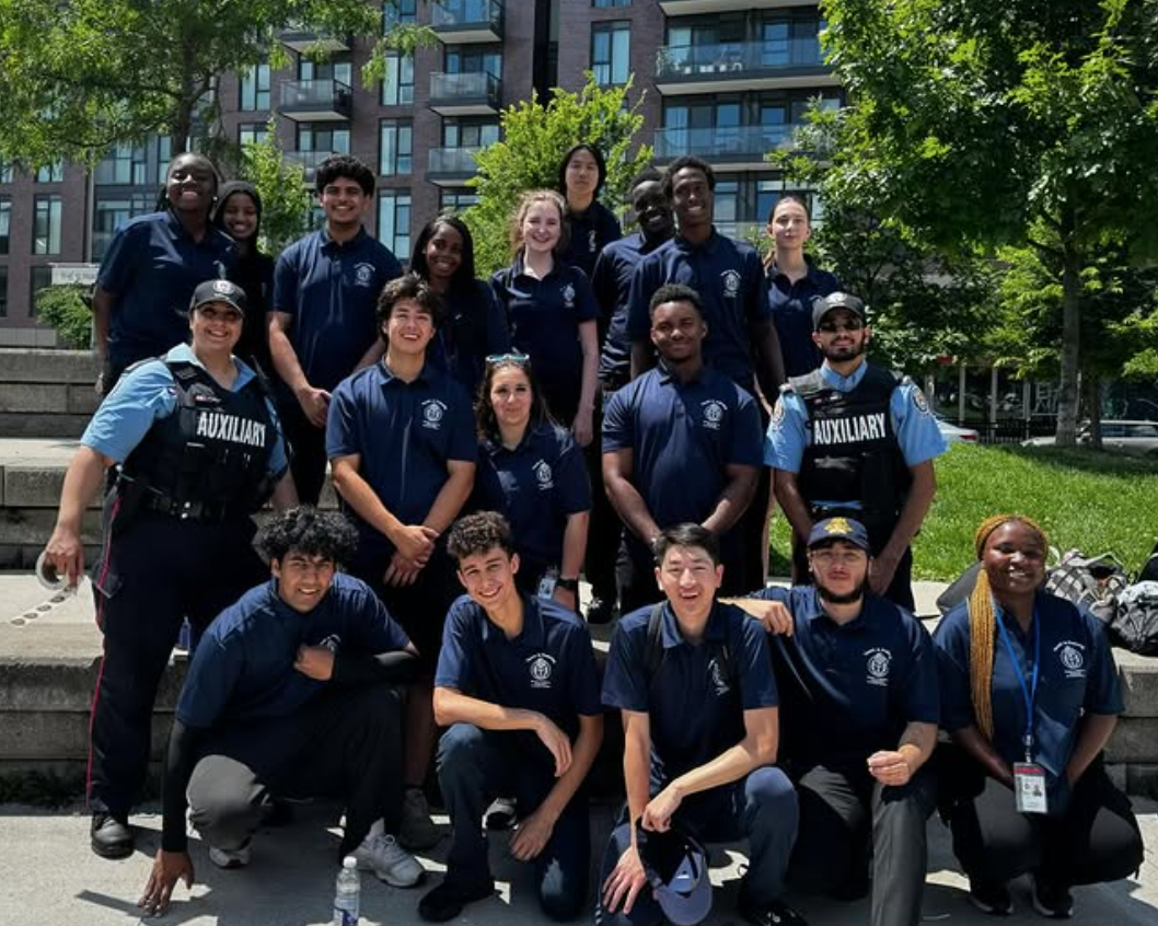 想当警察的中学生快来了解一下:多伦多警局正在招聘暑期工 想当警察的中学生快来了解一下:多伦多警局正在招聘暑期工