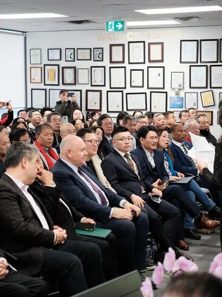 维多利亚教育集团携手天一集团万锦新家园揭牌典礼盛况空前,喜贺26周年! 维多利亚教育集团携手天一集团万锦新家园揭牌典礼盛况空前,喜贺26周年!